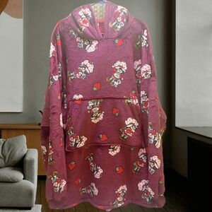 Strawberry Shortcake Women’s Burgundy -Pink Poncho Sherpa S/M